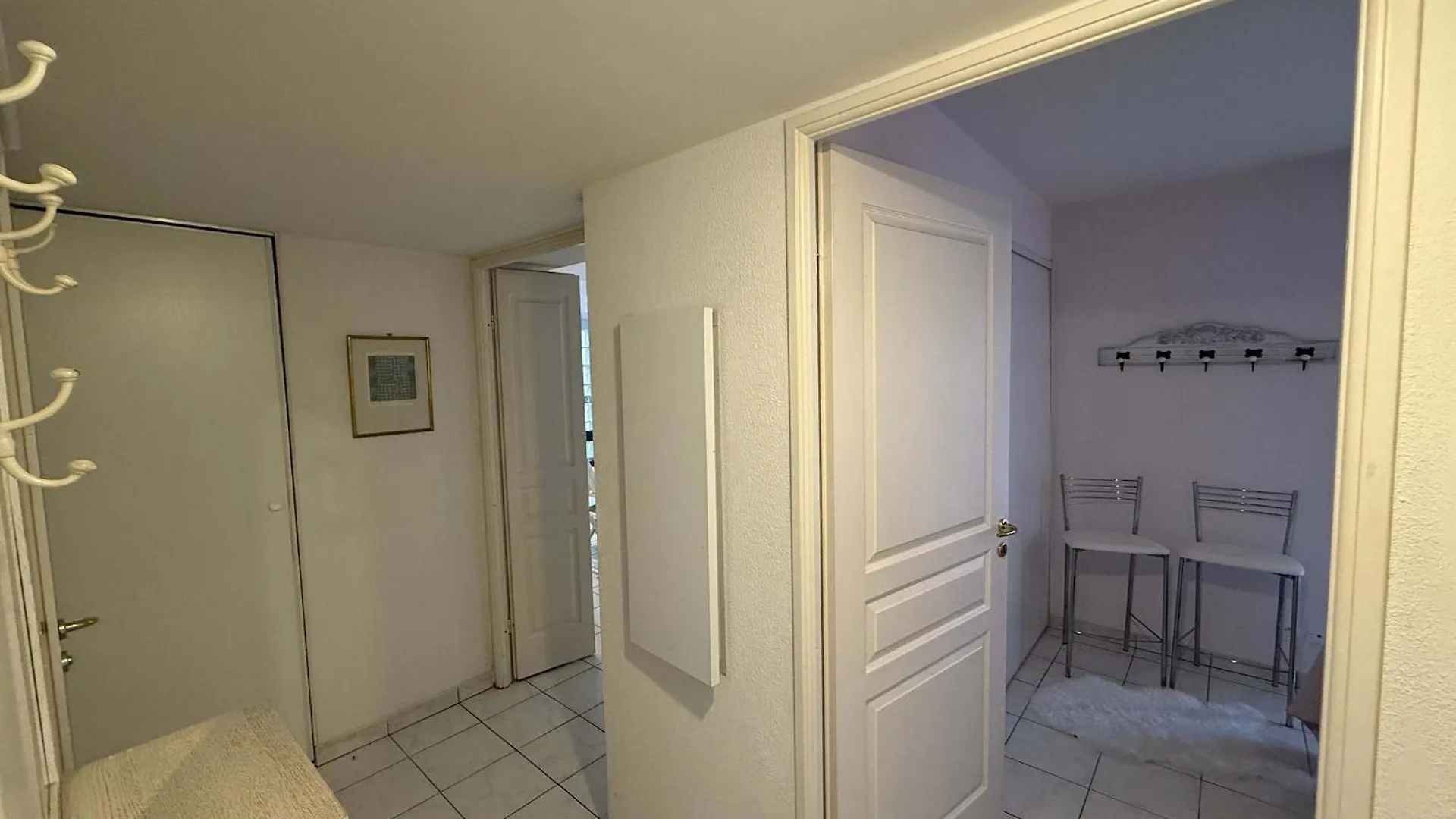 B051-Bel Appartement Au Centre Deux Chambres Et Parking Securise 칸느