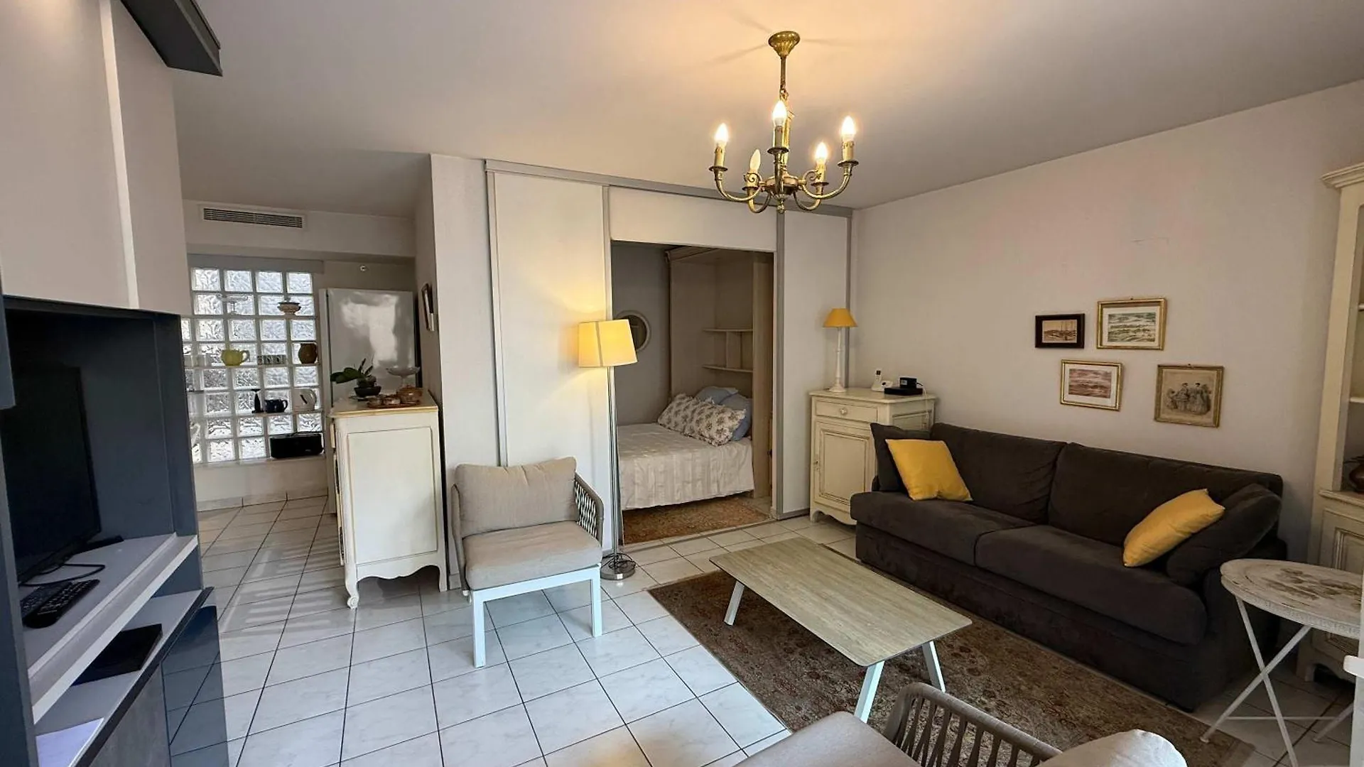 아파트 B051-Bel Appartement Au Centre Deux Chambres Et Parking Securise 칸느