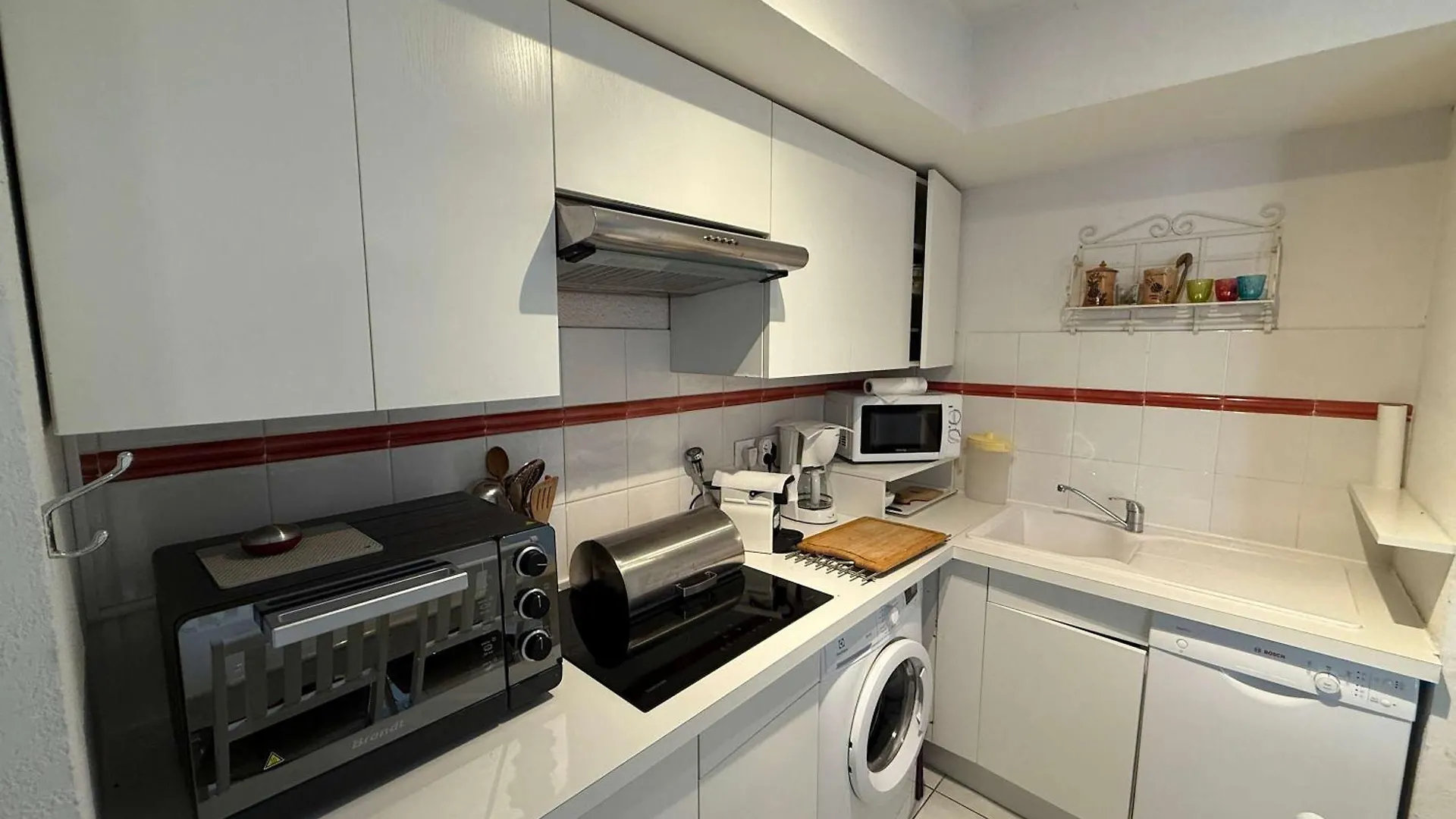 B051-Bel Appartement Au Centre Deux Chambres Et Parking Securise Cannes Apartment