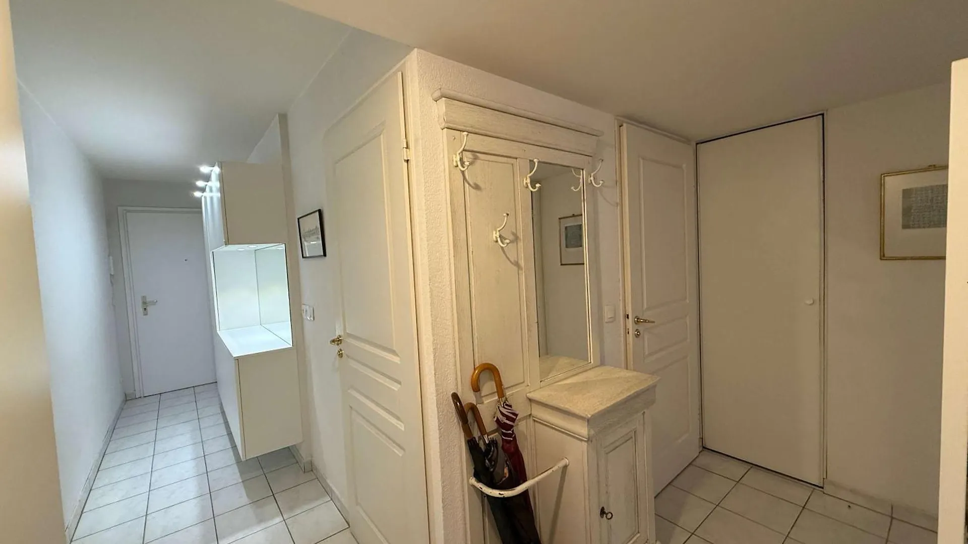 B051-Bel Appartement Au Centre Deux Chambres Et Parking Securise Cannes Apartment