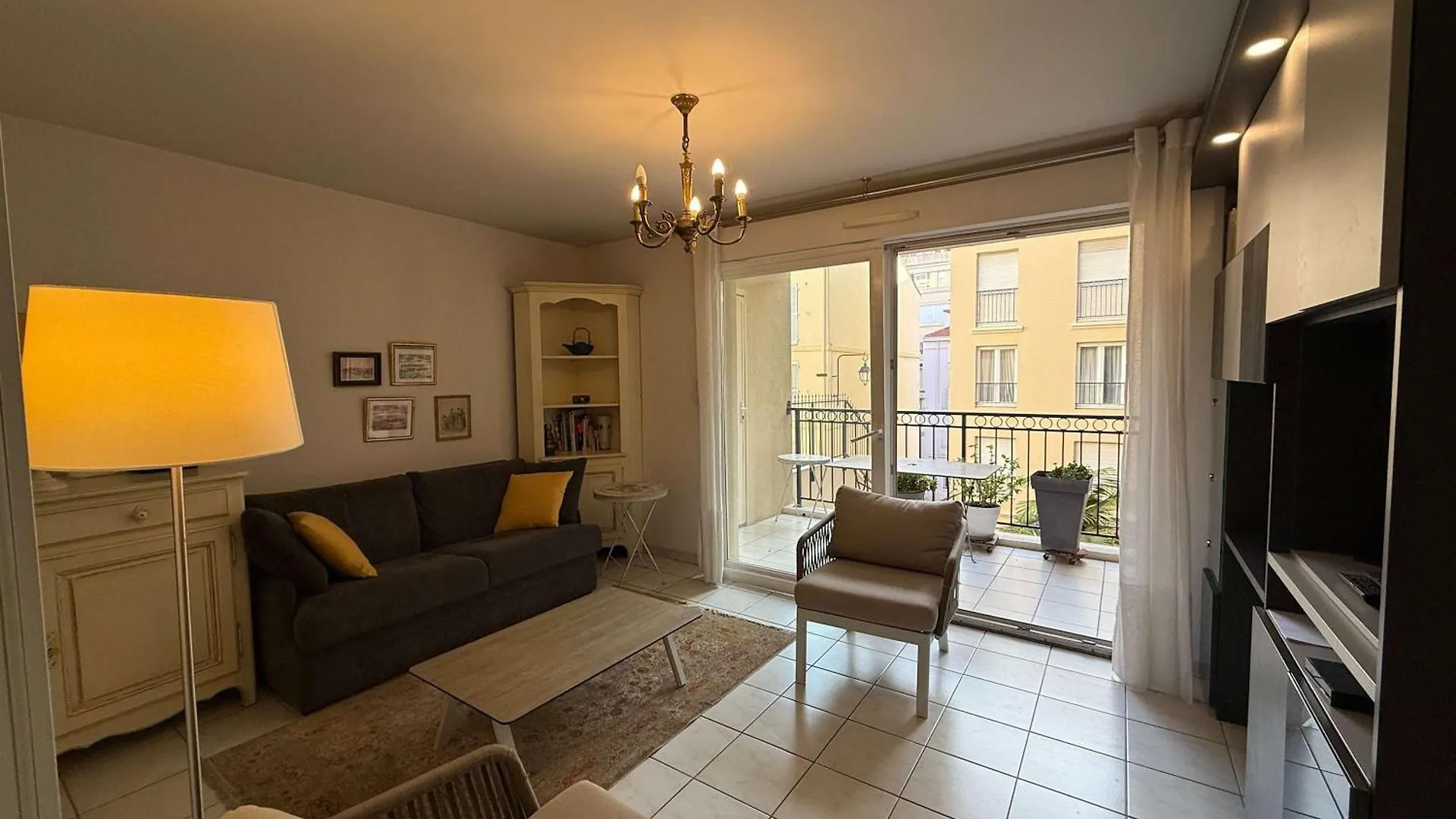 Appartamento B051-Bel Appartement Au Centre Deux Chambres Et Parking Securise Cannes
